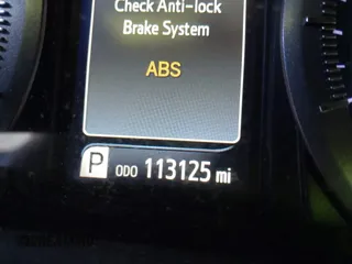 2017 Toyota Sienna XLE Auto Access Seat with VIN 5TDYZ3DCXHS792973, listed as a IAAI auction lot 41586449 with 113,125 mi miles and . Bid and sale history available at DreamBid. Image 16.