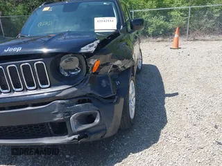 2018 Jeep Renegade Latitude with VIN ZACCJABB8JPH23377, listed as a IAAI auction lot 42142134 with 42,202 mi miles and . Bid and sale history available at DreamBid. Image 21.