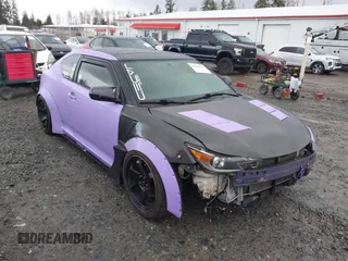 2016 Scion tC z VIN JTKJF5C78GJ021524, wystawiony jako IAAI lot #41668514 z przebiegiem 75 889 mil mil oraz . Historia ofert i sprzedaży dostępna na DreamBid. Obrazek 1.