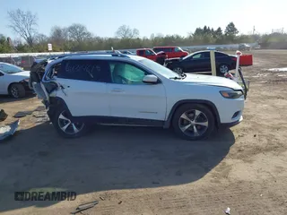 2019 Jeep Cherokee Limited with VIN 1C4PJLDB4KD172228, listed as a IAAI auction lot 41836761 with 153,382 mi miles. Bid and sale history available at carsss.com. Image 14.