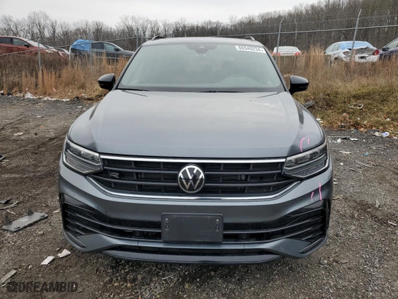 2023 Volkswagen Tiguan SE R-Line Black with VIN 3VV8B7AX4PM072166, listed as a Copart auction lot 86540234 with 21,411 mi miles and Salvage Title. Bid and sale history available at carsss.com. Image 5.