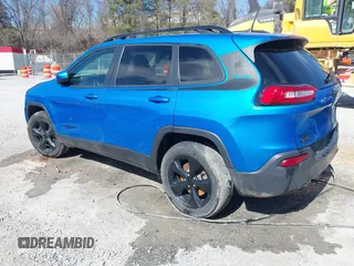 2018 Jeep Cherokee Latitude z VIN 1C4PJMCB5JD592960, wystawiony jako IAAI lot #41599164 z przebiegiem 155 038 mil mil oraz . Historia ofert i sprzedaży dostępna na DreamBid. Obrazek 3.