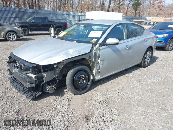 2022 Nissan Altima 2.5 S with VIN 1N4BL4BV6NN359790, listed as a IAAI auction lot 41776342 with 61,513 mi miles. Bid and sale history available at carsss.com. Image 2.