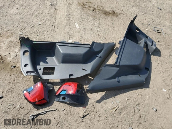 2021 GMC Terrain SLT с VIN 3GKALPEV5ML385058, выставлен на аукционе Copart как лот 54723175 с пробегом 84 755 миль миль и Списание • Salvage title. История ставок и продаж доступна на DreamBid. Изображение 13.