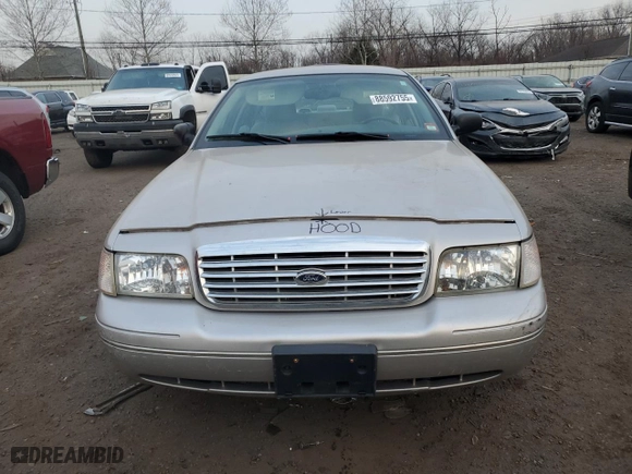 2005 Ford Crown Victoria LX with VIN 2FAFP74W55X166493, listed as a Copart auction lot 88592755 with 54,660 mi miles and Clean Title. Bid and sale history available at carsss.com. Image 5.
