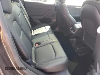 2024 Tesla Model Y Long Range z VIN 7SAYGDEE0RF062395, wystawiony jako Copart lot #55071185 z przebiegiem 42 747 mil mil oraz Szkoda całkowita • Salvage title. Historia ofert i sprzedaży dostępna na DreamBid. Obrazek 11.