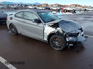 2018 BMW 2 Series M240i z VIN WBA2J5C5XJVB28132, wystawiony jako IAAI lot #38936618 z przebiegiem 32 014 mil mil oraz . Historia ofert i sprzedaży dostępna na DreamBid. Obrazek 1.