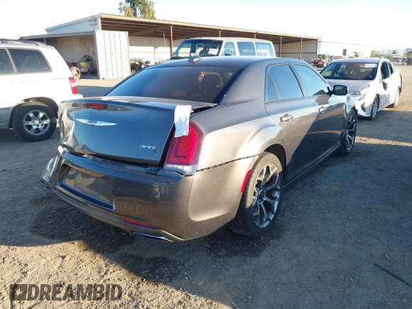 2018 Chrysler 300 with VIN 2C3CCABG5JH214228, listed as a IAAI auction lot 41647033 with 133,224 mi miles. Bid and sale history available at carsss.com. Image 4.