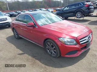 2017 Mercedes-Benz C 300 z VIN 55SWF4KB7HU231035, wystawiony jako IAAI lot #42057097 z przebiegiem 58 123 mil mil oraz . Historia ofert i sprzedaży dostępna na DreamBid. Obrazek 1.
