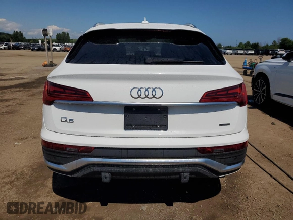 2024 Audi Q5 Sportback S line Premium с VIN WA14AAFYXR2075544, выставлен на аукционе Copart как лот 61252864 с пробегом 3 528 миль миль и Списание • Salvage title. История ставок и продаж доступна на DreamBid. Изображение 6.