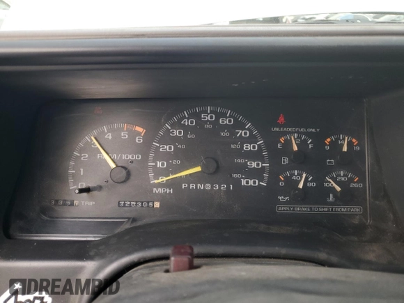 1996 Chevrolet Suburban with VIN 3GNEC16R5TG149147, listed as a Copart auction lot 84827204 with 320,305 mi miles and Salvage title. Bid and sale history available at DreamBid. Image 9.