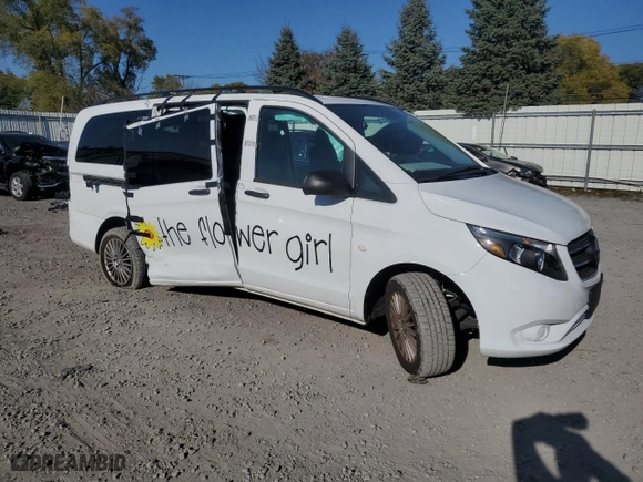 2018 Mercedes-Benz Metris Passenger Van with VIN WD4PG2EE7J3394600, listed as a Copart auction lot 74778674 with 73,326 mi miles and Salvage Title. Bid and sale history available at carsss.com. Image 4.