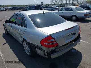 2006 Mercedes-Benz E 350 z VIN WDBUF56J36A954286, wystawiony jako IAAI lot #42116749 z przebiegiem 138 000 mil mil oraz . Historia ofert i sprzedaży dostępna na DreamBid. Obrazek 3.