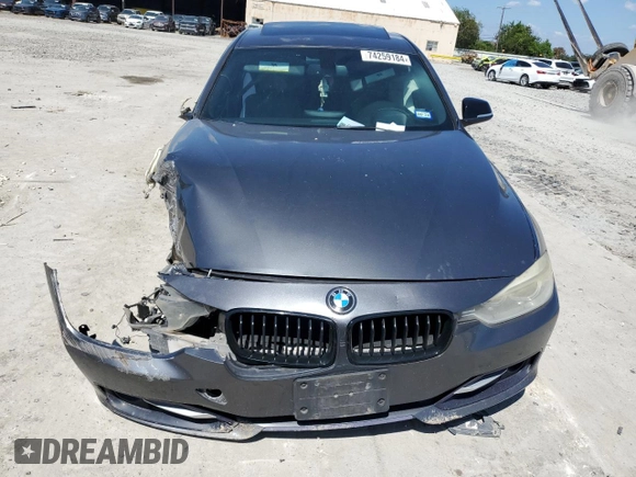2012 BMW 3 Series 328i z VIN WBA3A5C58CF349372, wystawiony jako Copart lot #74259184 z przebiegiem Nie podano mil oraz Szkoda całkowita • Salvage title. Historia ofert i sprzedaży dostępna na DreamBid. Obrazek 5.