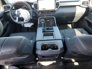2024 Toyota Tundra Limited Hybrid z VIN 5TFJC5DB7RX074962, wystawiony jako Copart lot #88689145 z przebiegiem 7 853 mil mil oraz Szkoda całkowita • Salvage title. Historia ofert i sprzedaży dostępna na DreamBid. Obrazek 8.