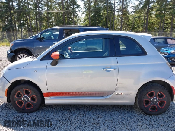 2014 FIAT 500e with VIN 3C3CFFGE2ET266747, listed as a IAAI auction lot 42394815 with 66,625 mi miles and . Bid and sale history available at DreamBid. Image 15.
