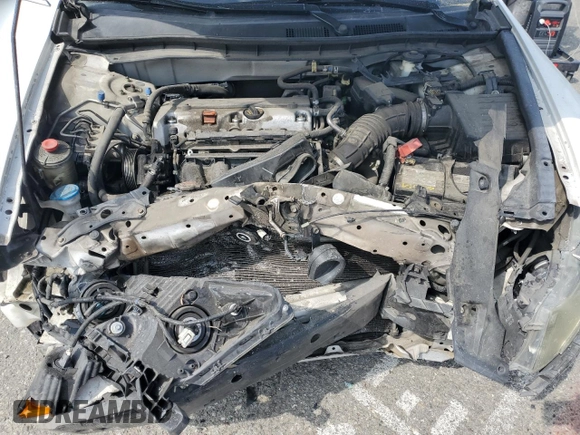 2011 Honda Accord LX z VIN 1HGCP2F30BA056346, wystawiony jako Copart lot #59179175 z przebiegiem 155 307 mil mil oraz Szkoda całkowita • Salvage title. Historia ofert i sprzedaży dostępna na DreamBid. Obrazek 11.