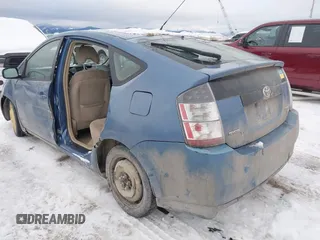 2004 Toyota Prius with VIN JTDKB20U540072979, listed as a IAAI auction lot 41249959 with 251,582 mi miles. Bid and sale history available at carsss.com. Image 3.