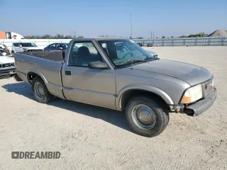2001 GMC Sonoma SL with VIN 1GTCS14591K123515, listed as a Copart auction lot 67796064 with 313,545 mi miles and Salvage Title. Bid and sale history available at DreamBid. Image 4.
