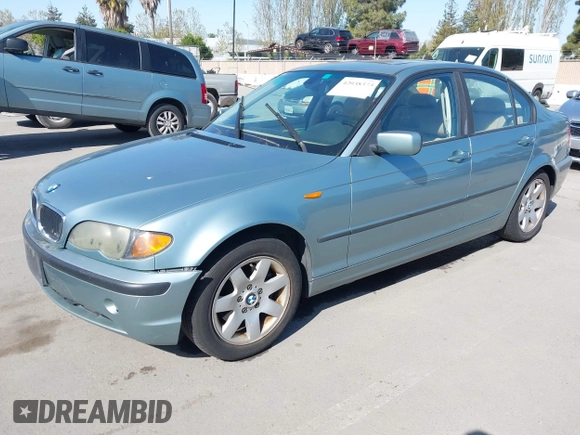 2004 BMW 3 Series 325i with VIN WBAAZ33484KP88141, listed as a IAAI auction lot 42038373 with 275,058 mi miles. Bid and sale history available at carsss.com. Image 2.