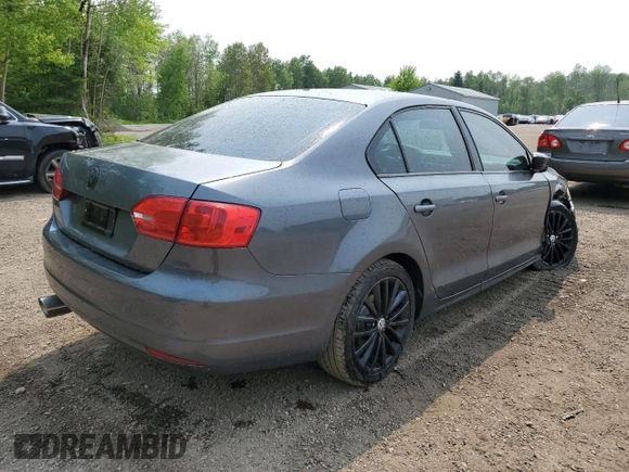 2013 Volkswagen Jetta S z VIN 3VW2K7AJXDM405009, wystawiony jako Copart lot #58663835 z przebiegiem 183 369 mil mil oraz Czysty tytuł • Clean title. Historia ofert i sprzedaży dostępna na DreamBid. Obrazek 3.