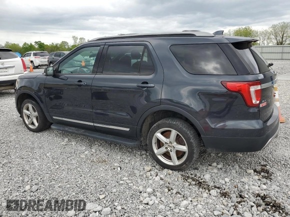 2017 Ford Explorer XLT z VIN 1FM5K8DH1HGA85833, wystawiony jako Copart lot #56557085 z przebiegiem 243 806 mil mil oraz Czysty tytuł • Clean title. Historia ofert i sprzedaży dostępna na DreamBid. Obrazek 2.