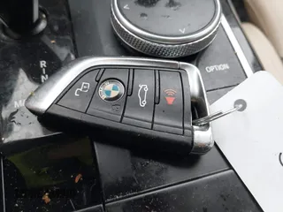 2020 BMW 3 Series 330i xDrive z VIN 3MW5R7J00L8B06071, wystawiony jako IAAI lot #42197554 z przebiegiem 96 677 mil mil oraz . Historia ofert i sprzedaży dostępna na DreamBid. Obrazek 11.