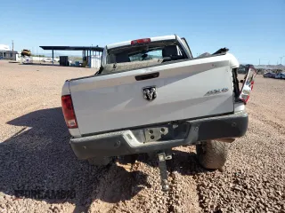 2015 Ram 2500 Tradesman z VIN 3C6TR5CT5FG626077, wystawiony jako Copart lot #56059055 z przebiegiem 161 452 mil mil oraz Szkoda całkowita • Salvage title. Historia ofert i sprzedaży dostępna na DreamBid. Obrazek 6.
