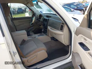 2008 Jeep Liberty Sport with VIN 1J8GP28K48W228144, listed as a IAAI auction lot 41928584 with Not Provided miles. Bid and sale history available at carsss.com. Image 5.
