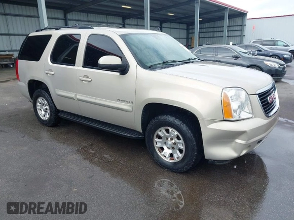 2007 GMC Yukon SLE w/3SA with VIN 1GKFC13C47J352715, listed as a IAAI auction lot 41930018 with 201,476 mi miles. Bid and sale history available at carsss.com. Image 1.