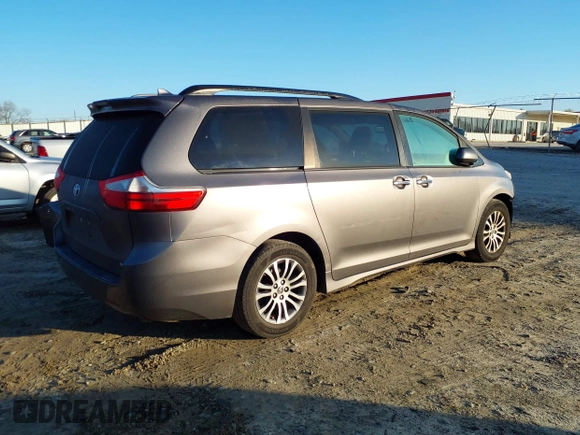 2020 Toyota Sienna XLE Auto Access Seat with VIN 5TDYZ3DC9LS036771, listed as a IAAI auction lot 41780540 with 151,745 mi miles. Bid and sale history available at carsss.com. Image 4.