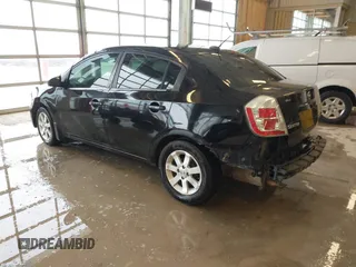 2007 Nissan Sentra 2.0 z VIN 3N1AB61E27L655448, wystawiony jako IAAI lot #41587772 z przebiegiem 184 202 mil mil oraz . Historia ofert i sprzedaży dostępna na DreamBid. Obrazek 3.