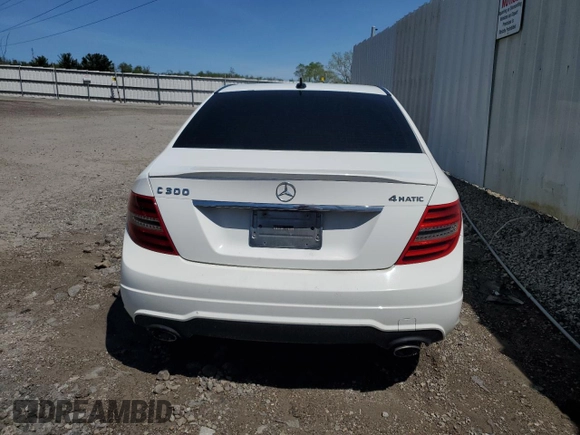 2013 Mercedes-Benz C 300 Sport с VIN WDDGF8AB6DR241726, выставлен на аукционе Copart как лот 54554925 с пробегом Не указан миль и Списание • Salvage title. История ставок и продаж доступна на DreamBid. Изображение 6.