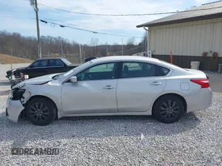 2017 Nissan Altima S z VIN 1N4AL3AP3HN320457, wystawiony jako IAAI lot #41666018 z przebiegiem 158 643 mil mil oraz . Historia ofert i sprzedaży dostępna na DreamBid. Obrazek 14.