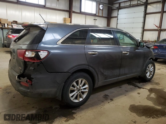2019 Kia Sorento LX z VIN 5XYPG4A32KG548492, wystawiony jako Copart lot #61574165 z przebiegiem 134 672 mil mil oraz Szkoda całkowita • Salvage title. Historia ofert i sprzedaży dostępna na DreamBid. Obrazek 3.