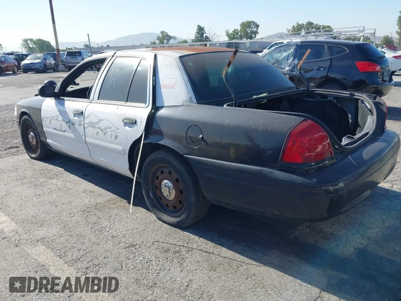 2008 Ford Police Interceptor z VIN 2FAFP71V18X150470, wystawiony jako IAAI lot #42301553 z przebiegiem 82 116 mil mil oraz . Historia ofert i sprzedaży dostępna na DreamBid. Obrazek 3.