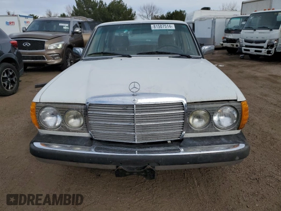 1980 Mercedes-Benz 300 with VIN 12313012165283, listed as a Copart auction lot 81507514 with 121,465 mi miles and Clean Title. Bid and sale history available at DreamBid. Image 5.