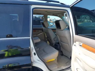 2007 Lexus GX 470 with VIN JTJBT20X170142258, listed as a IAAI auction lot 42011286 with 146,166 mi miles. Bid and sale history available at carsss.com. Image 8.