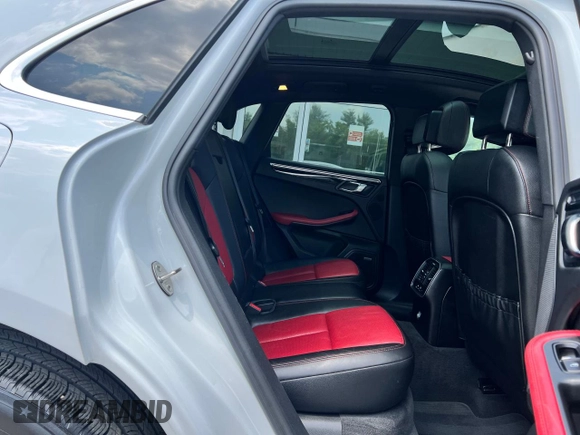 2016 Porsche Macan S with VIN WP1AB2A59GLB40365, listed as a Copart auction lot 60898695 with 192,752 mi miles and Clean title. Bid and sale history available at DreamBid. Image 6.