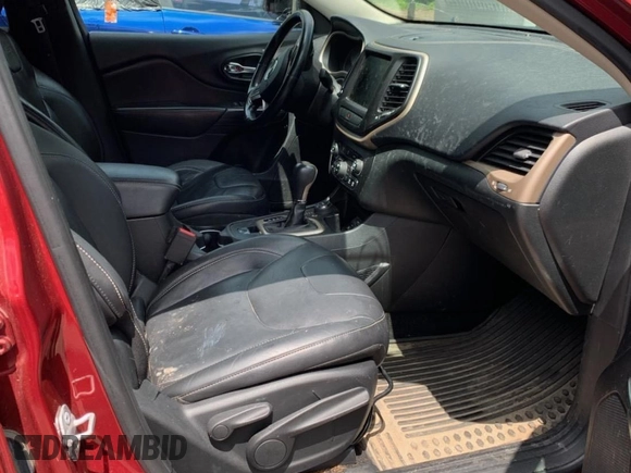 2014 Jeep Cherokee Limited with VIN 1C4PJMDS5EW215733, listed as a Copart auction lot 67032285 with 191,919 mi miles and Clean title. Bid and sale history available at DreamBid. Image 5.