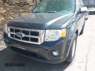 2010 Ford Escape XLT z VIN 1FMCU9DGXAKD25432, wystawiony jako IAAI lot #42195798 z przebiegiem 135 080 mil mil oraz . Historia ofert i sprzedaży dostępna na DreamBid. Obrazek 15.