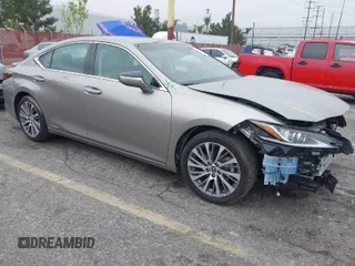 2021 Lexus ES with VIN 58ADA1C16MU008146, listed as a IAAI auction lot 41890259 with 47,294 mi miles. Bid and sale history available at carsss.com. Image 1.