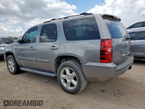 2008 Chevrolet Tahoe 3LT z VIN 1GNFC13008R275028, wystawiony jako Copart lot #62083755 z przebiegiem 196 299 mil mil oraz Czysty tytuł • Clean title. Historia ofert i sprzedaży dostępna na DreamBid. Obrazek 2.