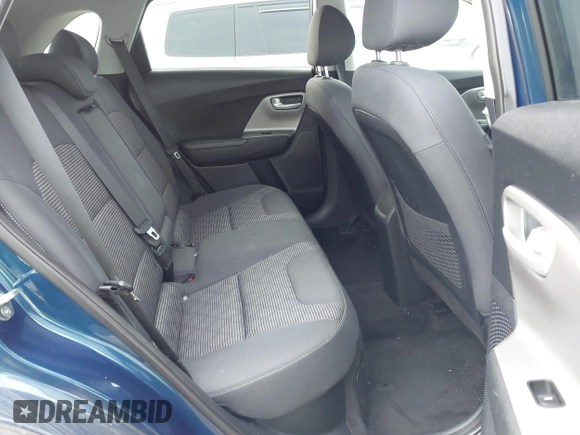 2017 Kia Niro FE with VIN KNDCB3LC1H5093432, listed as a IAAI auction lot 41464983 with 99,516 mi miles. Bid and sale history available at carsss.com. Image 8.