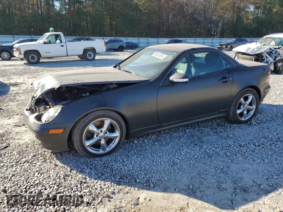 2002 Mercedes-Benz SLK 320 z VIN WDBKK65F22F249238, wystawiony jako Copart lot #84938474 z przebiegiem 128 108 mil mil oraz Szkoda całkowita • Salvage title. Historia ofert i sprzedaży dostępna na DreamBid. Obrazek 1.
