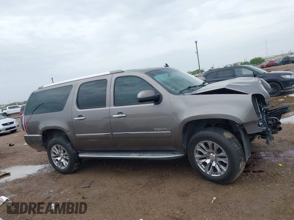 2012 GMC Yukon XL Denali with VIN 1GKS2MEF8CR184664, listed as a IAAI auction lot 41901537 with 208,500 mi miles. Bid and sale history available at carsss.com. Image 14.