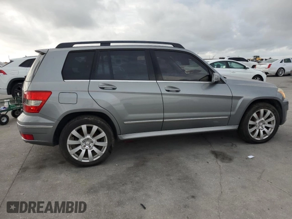 2011 Mercedes-Benz GLK 350 with VIN WDCGG8HB5BF584940, listed as a Copart auction lot 55490835 with 137,234 mi miles and Salvage Title. Bid and sale history available at carsss.com. Image 3.
