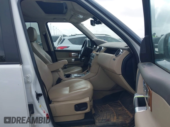 2016 Land Rover LR4 HSE with VIN SALAG2V69GA790579, listed as a IAAI auction lot 41925969 with 119,229 mi miles and . Bid and sale history available at DreamBid. Image 5.