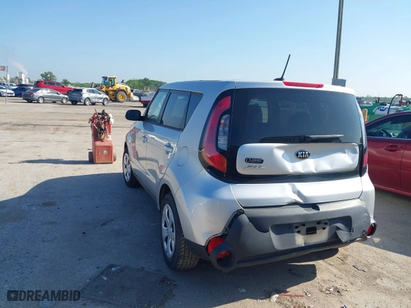 2015 Kia Soul with VIN KNDJN2A22F7770587, listed as a IAAI auction lot 42100497 with 114,933 mi miles. Bid and sale history available at carsss.com. Image 3.