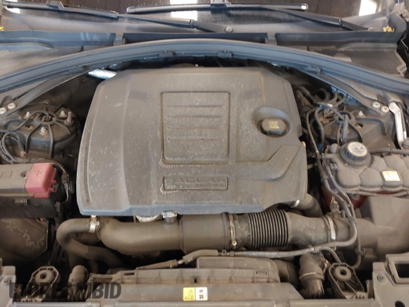 2019 Land Rover Range Rover Velar R-Dynamic SE with VIN SALYL2EX9KA235823, listed as a IAAI auction lot 42152498 with 42,472 mi miles and . Bid and sale history available at DreamBid. Image 10.